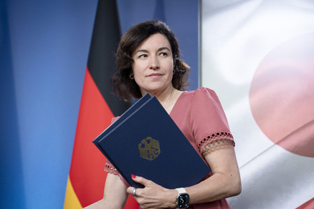 Unterzeichnung von Absichtserklärungen zwischen Japan und Deutschland in Berlin