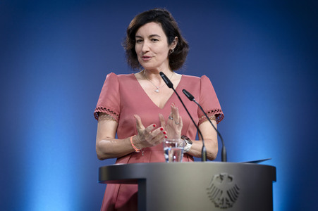 Unterzeichnung von Absichtserklärungen zwischen Japan und Deutschland in Berlin