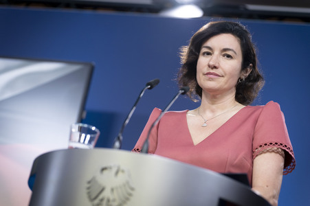 Unterzeichnung von Absichtserklärungen zwischen Japan und Deutschland in Berlin