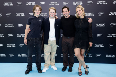 Festivaleröffnung mit Filmpremiere 'The Ballad of Wallis Island', Filmfest München 2025