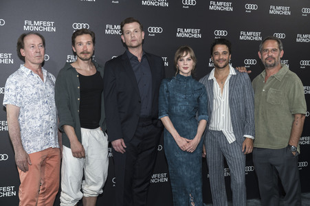 Serienpremiere 'Miss Sophie - Same Procedure as Every Year', Fil