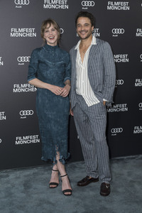 Serienpremiere 'Miss Sophie - Same Procedure as Every Year', Fil