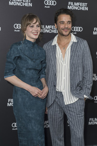 Serienpremiere 'Miss Sophie - Same Procedure as Every Year', Fil