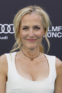 CineMerit Award für Gillian Anderson und Filmpremiere 'Der Salzpfad', Filmfest München 2025