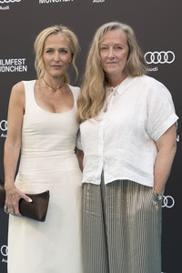 CineMerit Award für Gillian Anderson und Filmpremiere 'Der Salzpfad', Filmfest München 2025