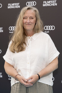 CineMerit Award für Gillian Anderson und Filmpremiere 'Der Salzpfad', Filmfest München 2025