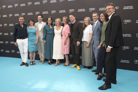 CineMerit Award für Gillian Anderson und Filmpremiere 'Der Salzpfad', Filmfest München 2025
