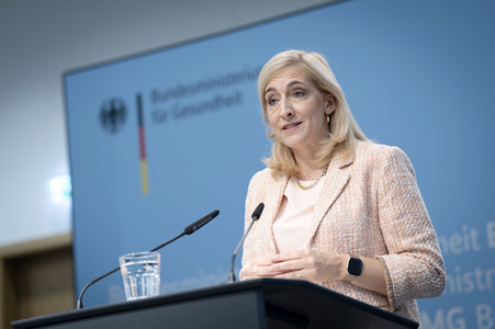 Pressestatement von Bundesgesundheitsministerin Nina Warken in Berlin