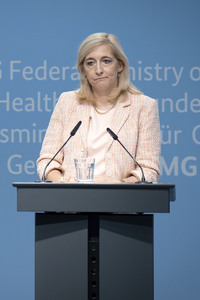 Pressestatement von Bundesgesundheitsministerin Nina Warken in Berlin