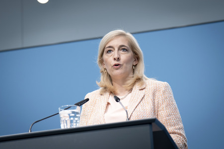 Pressestatement von Bundesgesundheitsministerin Nina Warken in Berlin