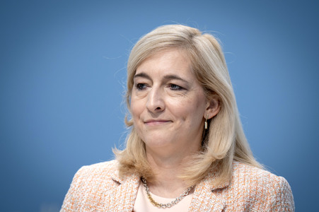 Pressestatement von Bundesgesundheitsministerin Nina Warken in Berlin