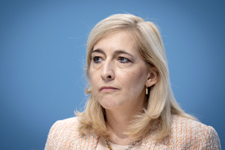 Pressestatement von Bundesgesundheitsministerin Nina Warken in Berlin