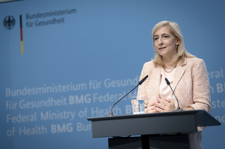 Pressestatement von Bundesgesundheitsministerin Nina Warken in Berlin