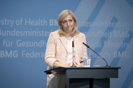 Pressestatement von Bundesgesundheitsministerin Nina Warken in Berlin