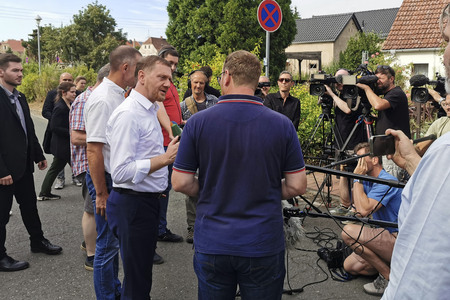 Ministerpräsident Ketschmer im Waldbrandeinsatzzentrum in Zeithain