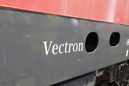 Erste automatisierte Güterzuglokomotive von DB Cargo im Testbetrieb in Köln