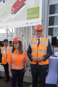 Erste automatisierte Güterzuglokomotive von DB Cargo im Testbetrieb in Köln