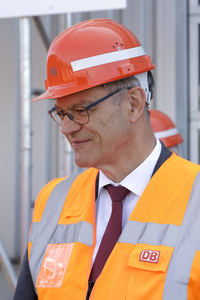 Erste automatisierte Güterzuglokomotive von DB Cargo im Testbetrieb in Köln