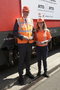 Erste automatisierte Güterzuglokomotive von DB Cargo im Testbetrieb in Köln