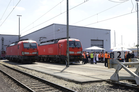 Erste automatisierte Güterzuglokomotive von DB Cargo im Testbetrieb in Köln