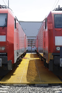 Erste automatisierte Güterzuglokomotive von DB Cargo im Testbetrieb in Köln