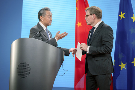 Pressekonferenz des chinesischen Außenministers und des deutschen Außenministers in Berlin