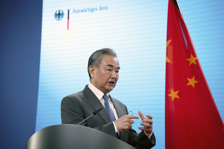 Pressekonferenz des chinesischen Außenministers und des deutschen Außenministers in Berlin