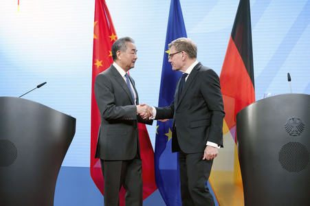 Pressekonferenz des chinesischen Außenministers und des deutschen Außenministers in Berlin