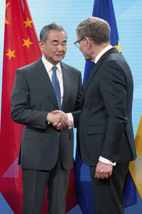 Pressekonferenz des chinesischen Außenministers und des deutschen Außenministers in Berlin