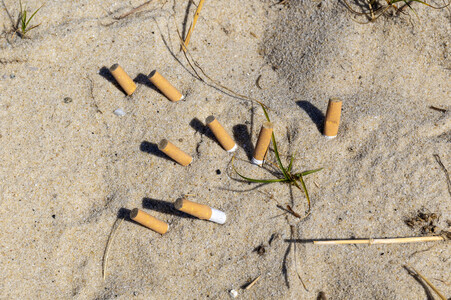 Symbolfoto Rauchverbot am Strand
