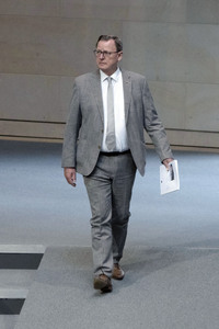 16. Sitzung des Deutschen Bundestages in Berlin