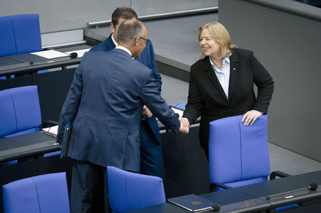 16. Sitzung des Deutschen Bundestages in Berlin