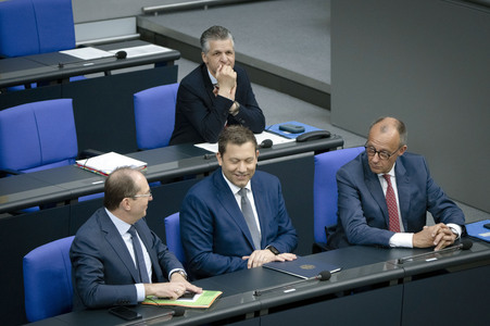 16. Sitzung des Deutschen Bundestages in Berlin