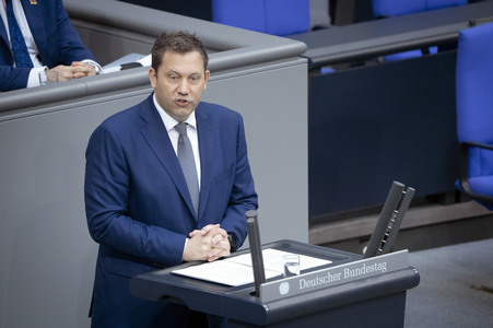 16. Sitzung des Deutschen Bundestages in Berlin