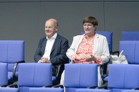 16. Sitzung des Deutschen Bundestages in Berlin