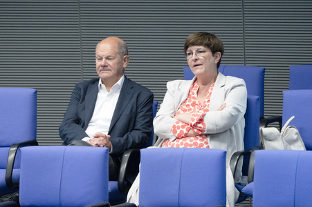 16. Sitzung des Deutschen Bundestages in Berlin