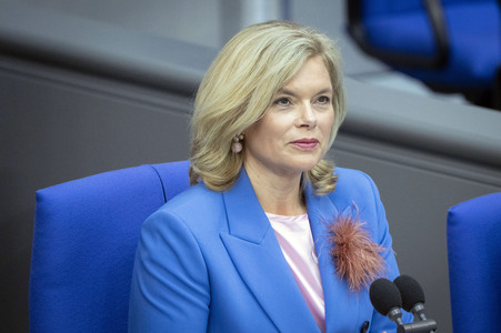 16. Sitzung des Deutschen Bundestages in Berlin