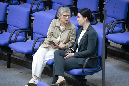 16. Sitzung des Deutschen Bundestages in Berlin