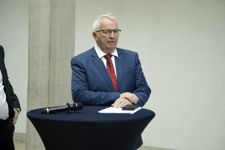 Pressekonferenz von Carsten Schneider mit Manuela Schwesig und Till Backhaus in Berlin