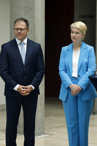 Pressekonferenz von Carsten Schneider mit Manuela Schwesig und Till Backhaus in Berlin