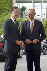 Empfang des NATO-Generalsekretärs in Berlin