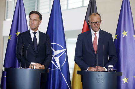 Empfang des NATO-Generalsekretärs in Berlin