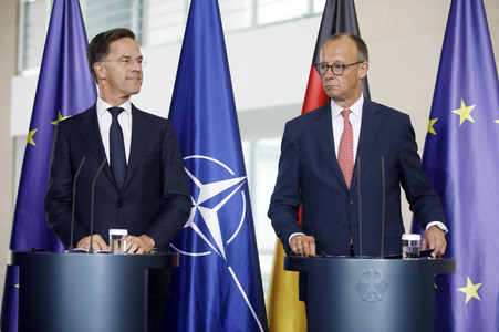 Empfang des NATO-Generalsekretärs in Berlin