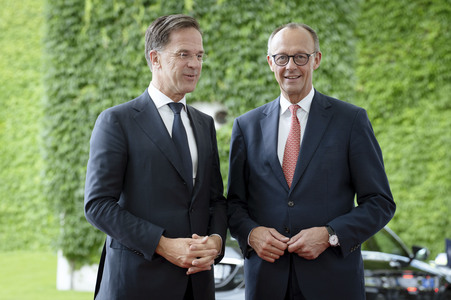 Empfang des NATO-Generalsekretärs in Berlin