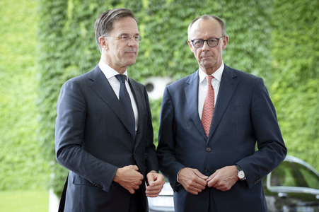 Empfang des NATO-Generalsekretärs in Berlin