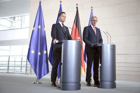 Empfang des NATO-Generalsekretärs in Berlin