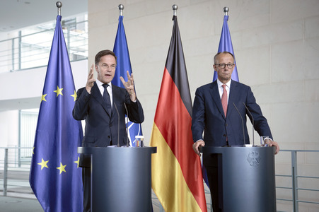 Empfang des NATO-Generalsekretärs in Berlin