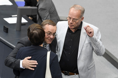 19 Sitzung des Deutschen Bundestages in Berlin