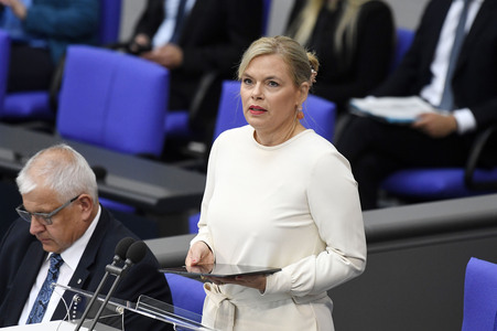 19 Sitzung des Deutschen Bundestages in Berlin