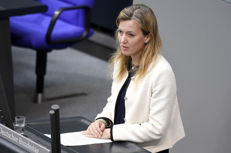 19 Sitzung des Deutschen Bundestages in Berlin